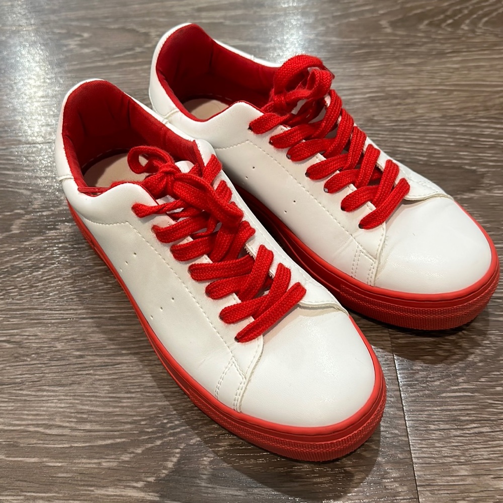 Alice and Olivia red platform sneakers